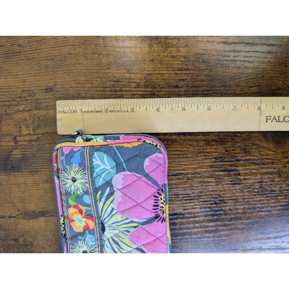 Vera Bradley Wristlet Wallet Jazzy Blooms Floral Retired Pattern Excellent